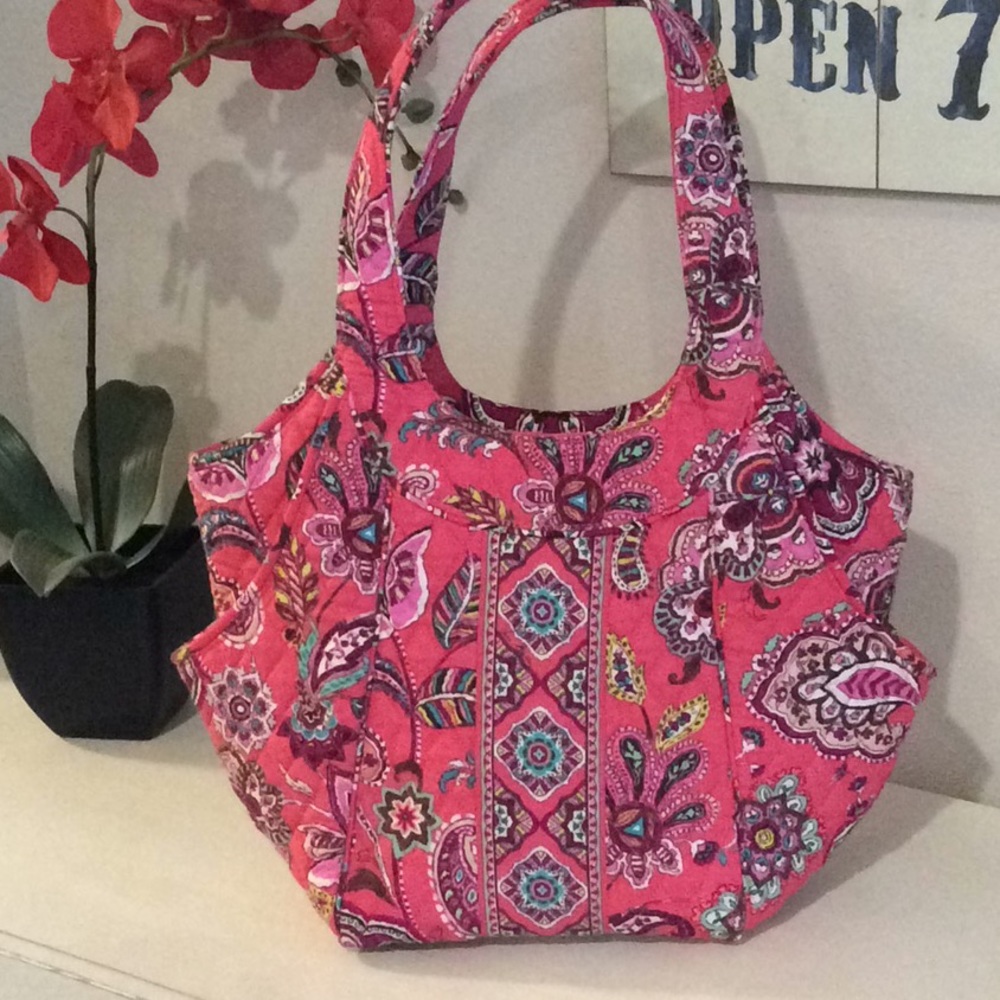 Vera Bradley quilted bag. NWOT